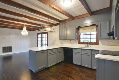 2013 Robinhood Rd, Albany, GA 31707 - photo 5