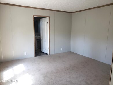 owners bedroom to bath