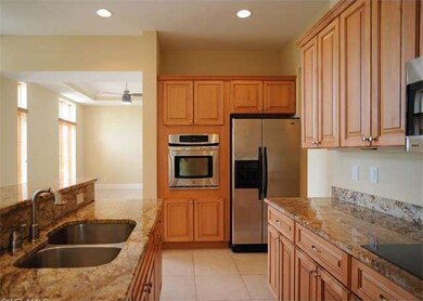 Gourmet Kitchen - S/S appliances - Granite