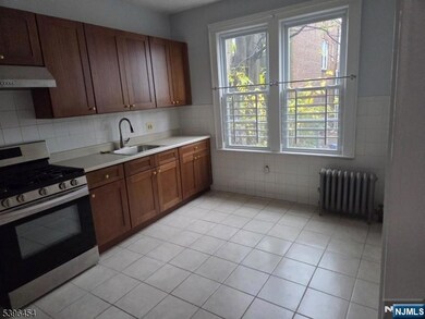 292 Leslie St unit 292, Newark, NJ 07112 - photo 5
