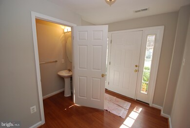 21247 Bunyan Cir, Germantown, MD 20876 - photo 4