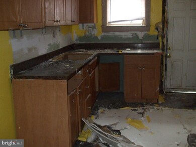 944 Morton St, Camden, NJ 08104 - photo 5