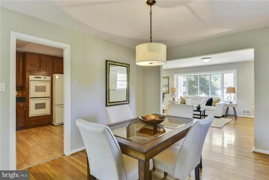 2443 Riviera Dr, Vienna, VA 22181 - photo 7