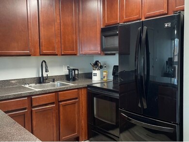 5809 Oakwood Dr unit C, Lisle, IL 60532 - photo 2