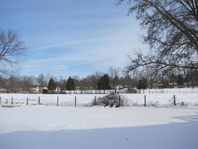 8108 Rosswood Ct, Louisville, KY 40291 - photo 4