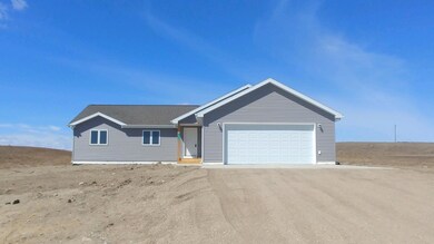 14739 Baxter St, Williston, ND 58801 - photo 2