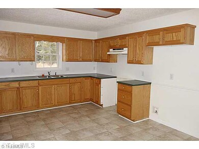 2548 Nc Highway 42 S, Asheboro, NC 27205 - photo 6