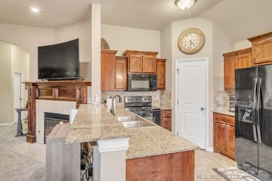 3208 E Fairmont St, Broken Arrow, OK 74014 - photo 6