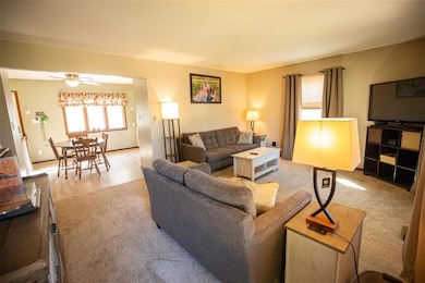 2415 Lori Dr SW, Cedar Rapids, IA 52404 - photo 4