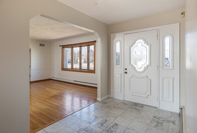 11 Broadmeadow Ln, Abington, MA 02351 - photo 4