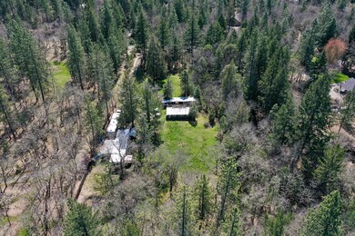 200 Opal Ln, Grants Pass, OR 97526 - photo 4