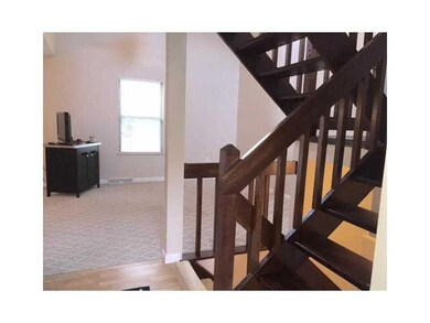 Entry/Foyer.