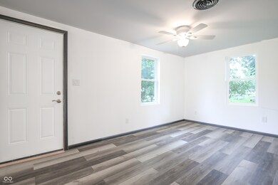 523 Patterson Rd, Columbus, IN 47203 - photo 7