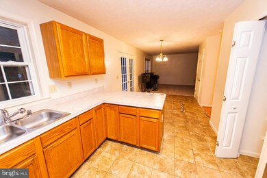 7514 Regency Glen Dr, Fredericksburg, VA 22407 - photo 6