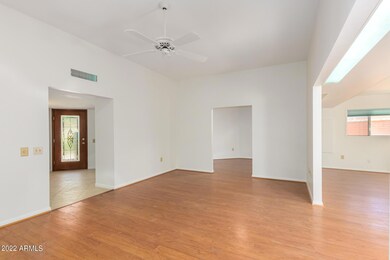 10543 W Hutton Dr, Sun City, AZ 85351 - photo 7