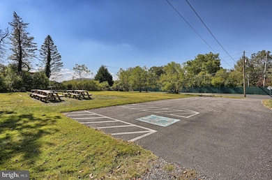 25 Shelbourne Rd, Reading, PA 19606 - photo 6