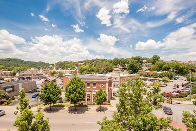 4_Cherokee_Blvd_418_02