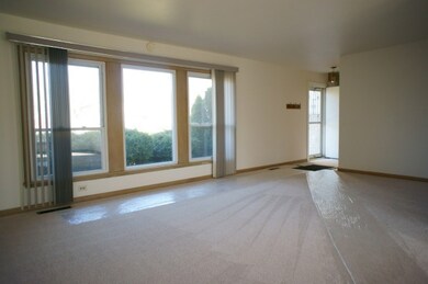 17813 Grandview Dr, Hazel Crest, IL 60429 - photo 4