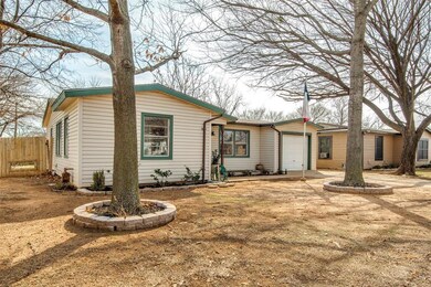 512 Brookfield Dr, Hurst, TX 76053 - photo 3