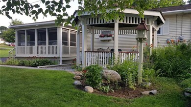 Well Landscaped and Beautiful Yards!