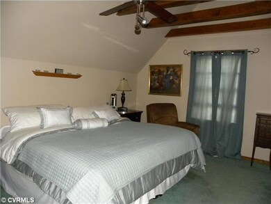 Master Bedroom - Master Bedroom upstairs with 2 se