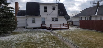 504 E Benton St, Wapakoneta, OH 45895 - photo 3