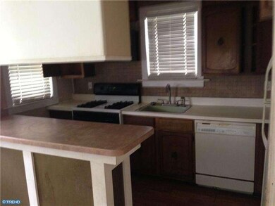 318 Wolfenden Ave, Darby, PA 19023 - photo 3