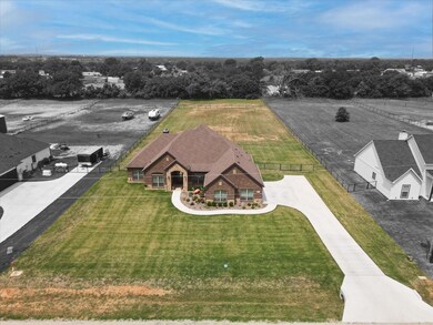 1018 Alex Dr, Springtown, TX 76082 - photo 2