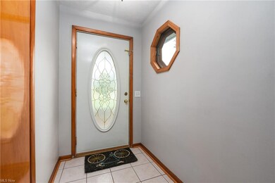 3819 Wallings Rd, North Royalton, OH 44133 - photo 2