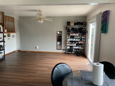 426 Keller Ave, Waukegan, IL 60085 - photo 4