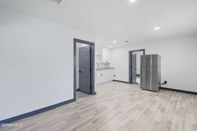 3800 Altura Ave unit Rear, El Paso, TX 79903 - photo 2