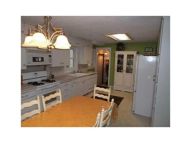Eat-in Kitchen.