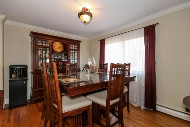 012-Dining_Room-3434946-large