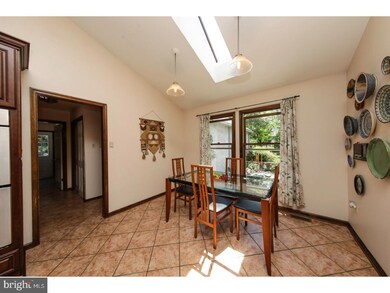 435 Mulberry Ct, Langhorne, PA 19047 - photo 4