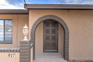 927 E Navajo Ave-6