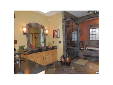 Master Suite Glamour Bath!