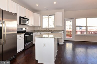 2568 James Madison Cir, Herndon, VA 20171 - photo 6