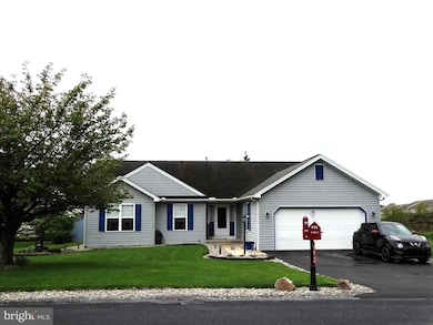 492 Franklin Square Dr unit 27, Chambersburg, PA 17201 - photo 2