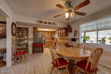 11-150 S Smoketree Ave-11