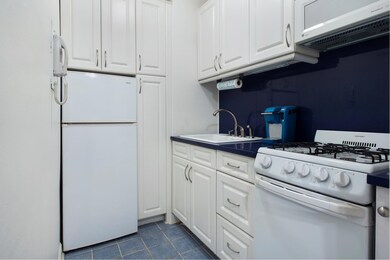 The York Gate unit 6H, New York, NY 10065 - photo 7