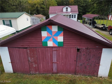 385 Center St, Clay, WV 25043 - photo 4