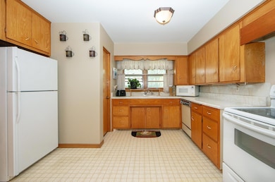 1503 W 8th St, Cedar Falls, IA 50613 - photo 5