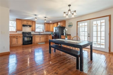 Open floor for your kitchen and dining area