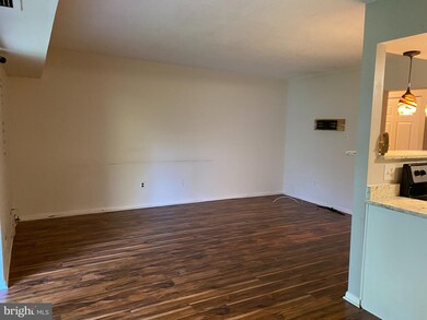 11643 Stoneview Square unit 2B, Reston, VA 20191 - photo 7