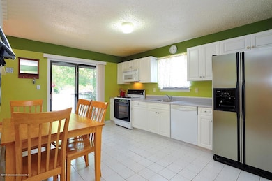 10 Cotoneaster Ct, Monmouth Junction, NJ 08852 - photo 6