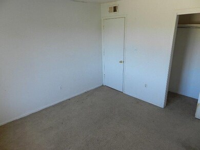 Bedroom 1 pic 2