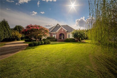 103 Ashe Court front yard.
