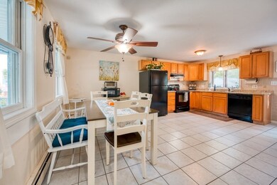 33 Barrows Rd, Worcester, MA 01609 - photo 4