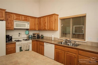 61387 Kobe St, Bend, OR 97702 - photo 7