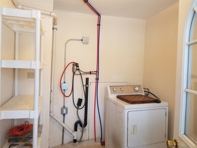 22 Maple St unit Downstairs, Lincoln, NH 03251 - photo 3